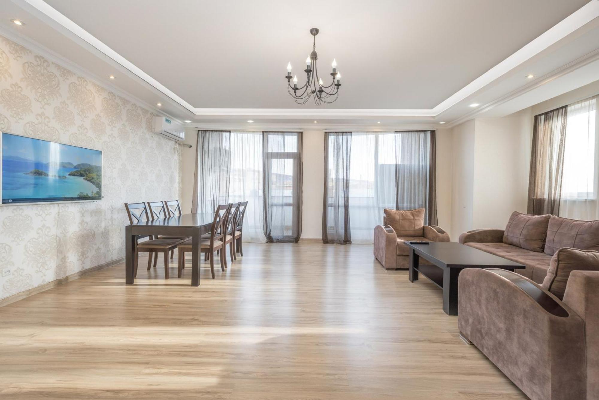 2 Bedrooms 2 Bathrooms Large And Lux Apartment Best Location Erevan Esterno foto