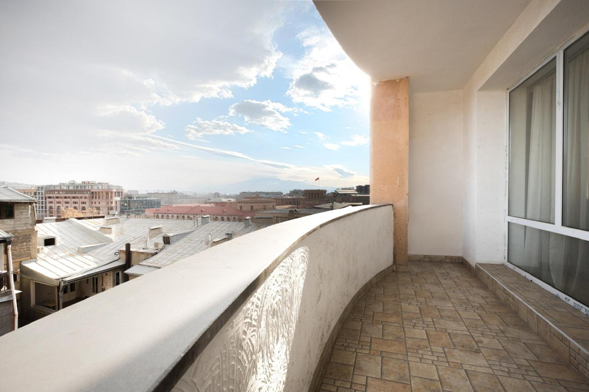 2 Bedrooms 2 Bathrooms Large And Lux Apartment Best Location Erevan Esterno foto